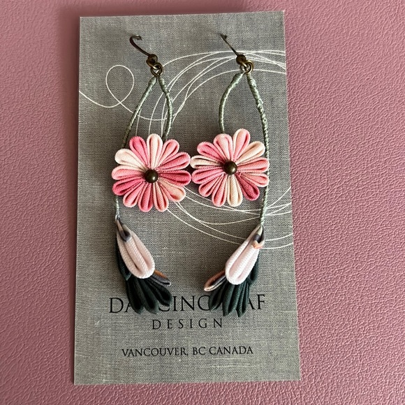 DANCING LEAF DESIGN Handmade Fabric Earrings - Picture 3 of 5